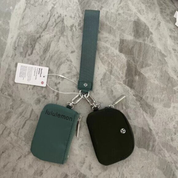 Brand new with tags Lululemon dual pouch keychain - Picture 1 of 1